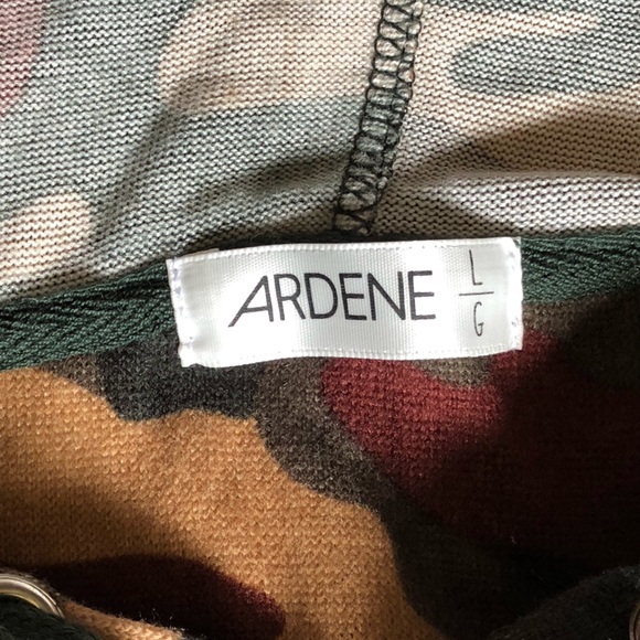 *ARDENE* camo onesie - Picture 4 of 4